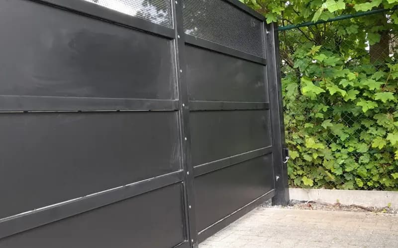 Metalen poort — beeld 1