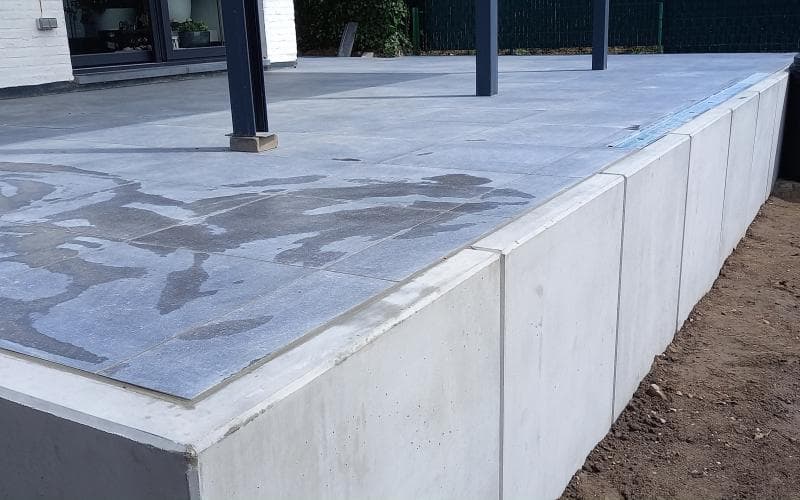 Afbraak bestaand terras, aanleg nieuw terras — beeld 2